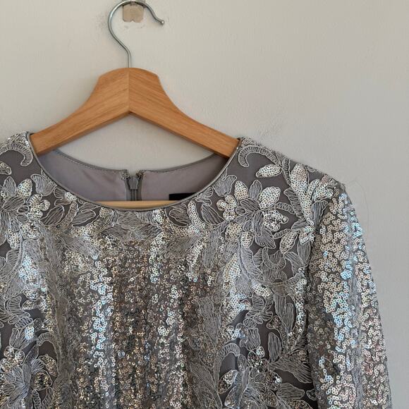 Tadashi Shoji Bruneli Long-Sleeve Sequin Gown Silver L - Picture 5 of 10